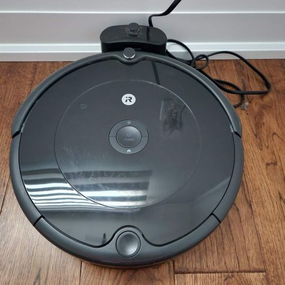 Irobot Vacuum - Picture 2 of 2